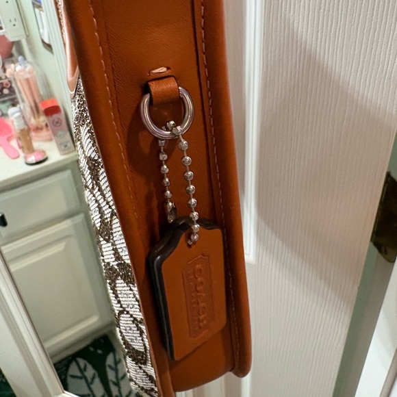 Coach Crystal Signature Jacquard edition NWT - Picture 4 of 9